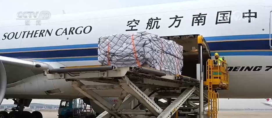 假日跨境贸易火热、外贸动能持续释放 跨境电商“买全球、卖全球”加速跑 假日跨境贸易火热、外贸动能持续释放 跨境电商“买全球、卖全球”加速跑