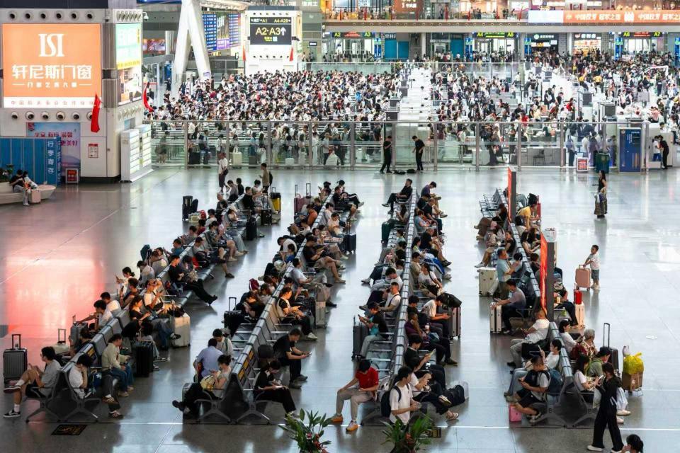 国庆假期第六天,国铁广州局预发送旅客283万人次,客流由周边城市向广州、长沙流动 国庆假期第六天,国铁广州局预发送旅客283万人次,客流由周边城市向广州、长沙流动
