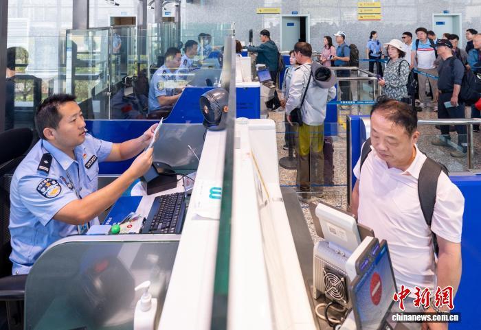 国庆假期湖南出入境人员近4万人次 入境外籍旅客热度居高不下