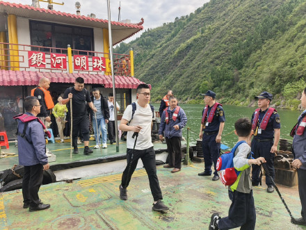 两江小渡、库区游火爆 国庆期间长江重庆段运送旅客48.4万人次