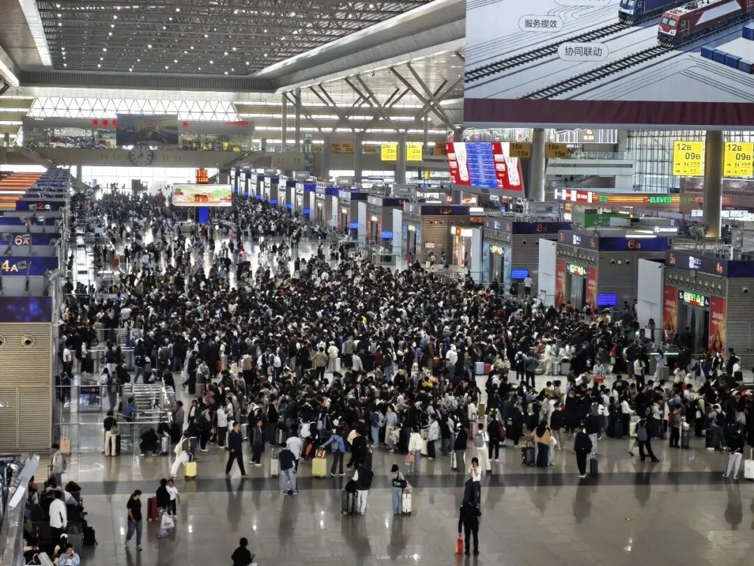 国庆7天,郑州铁路累计发送旅客637.4万人次! 国庆7天,郑州铁路累计发送旅客637.4万人次!