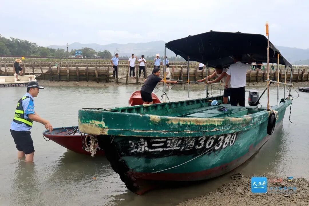 红树林保护区成“赶海乐园”,三亚:传唤5名负责人接受调查 红树林保护区成“赶海乐园”,三亚:传唤5名负责人接受调查