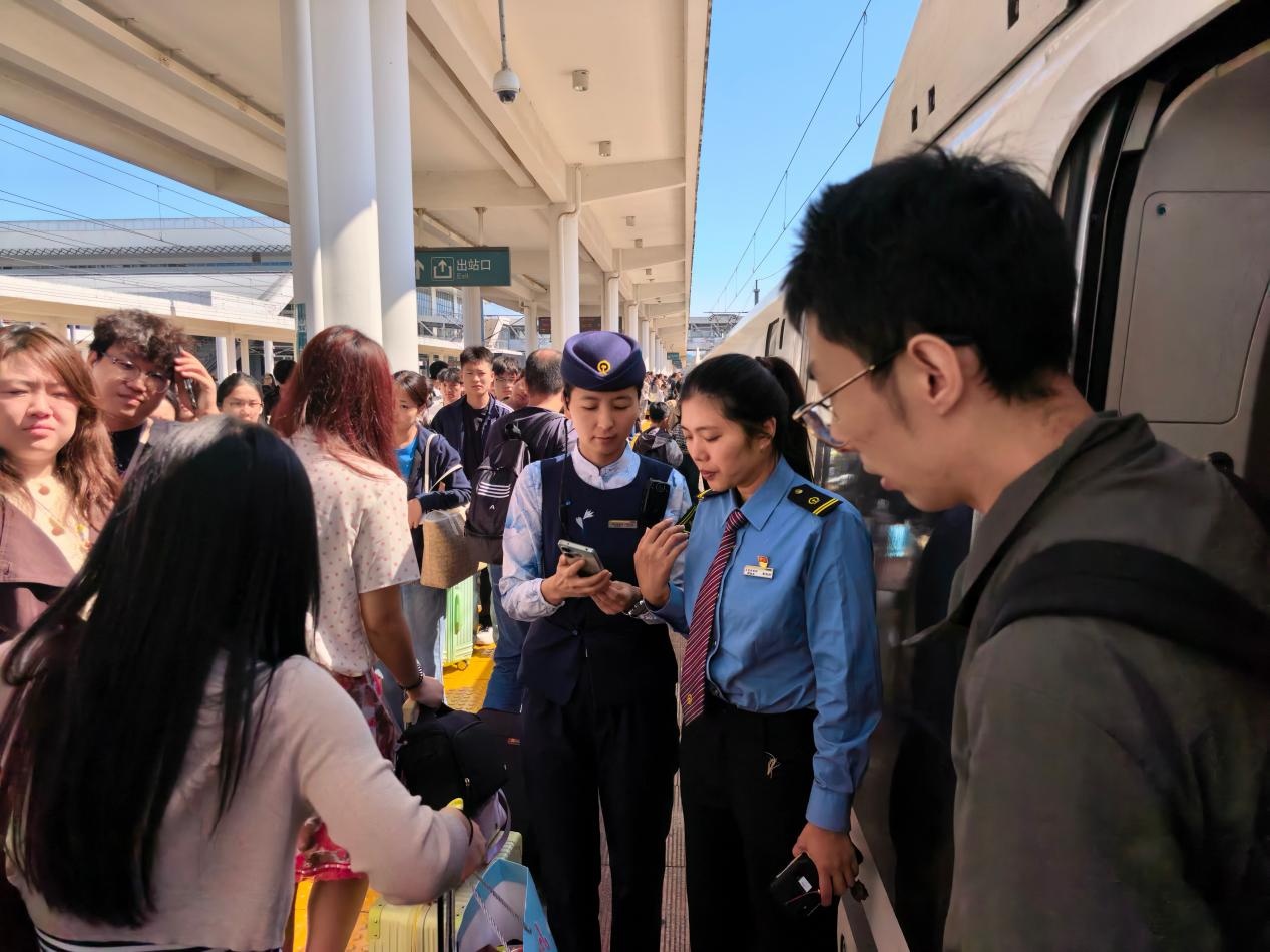 中秋国庆假期景德镇北站发送旅客50万人次 创历史新高
