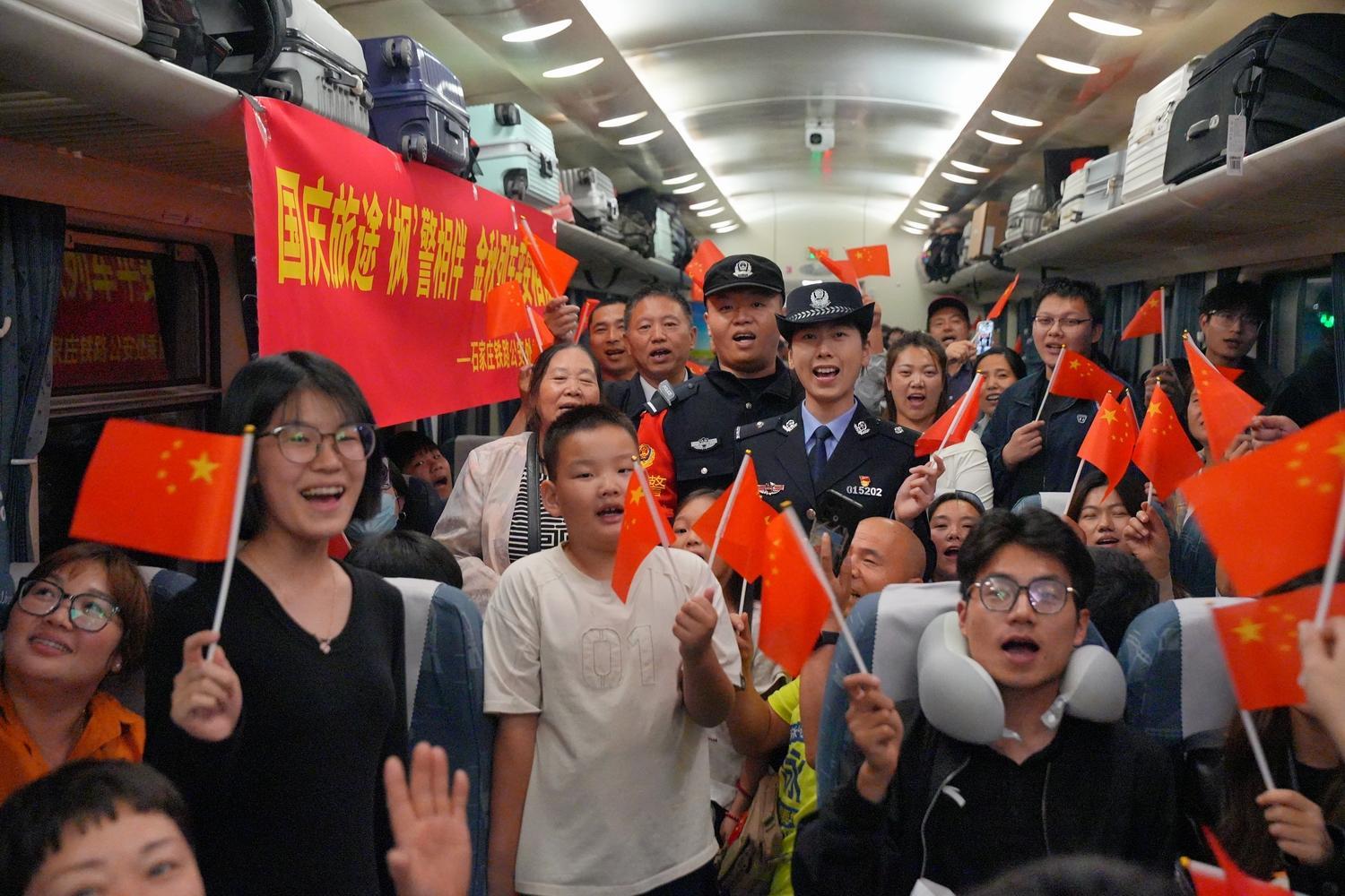 北京铁警全力保障2368万人次旅客平安出行