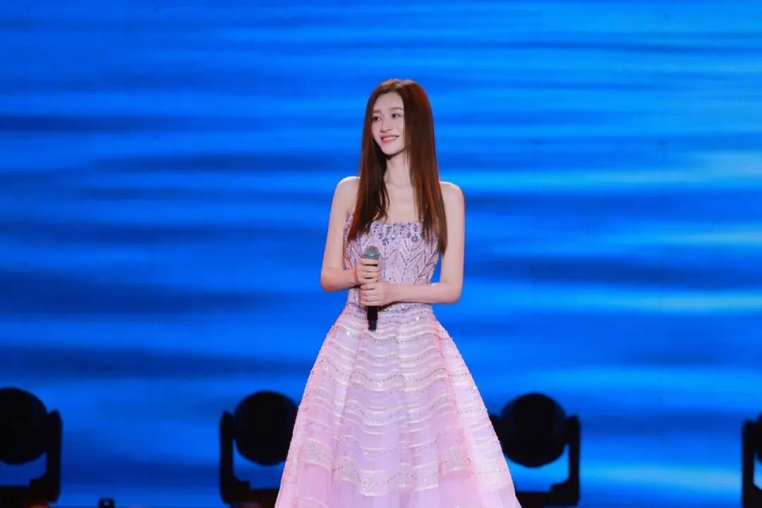 知名女演员表白西湖醋鱼拌饭：我的最爱，吃了2碗