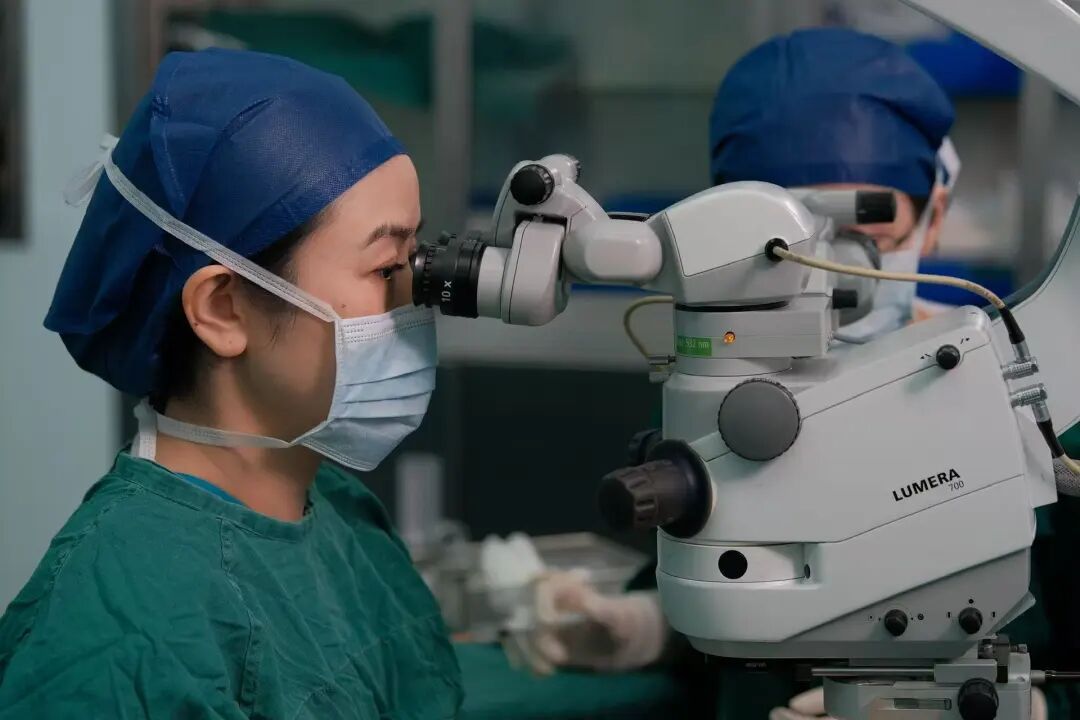 “再晚点就瞎了!”连续三天熬夜赶PPT,30岁男子突发“眼中风” “再晚点就瞎了!”连续三天熬夜赶PPT,30岁男子突发“眼中风”
