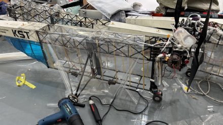 全国大学生在自贡把飞机手搓上天 全国大学生在自贡把飞机手搓上天