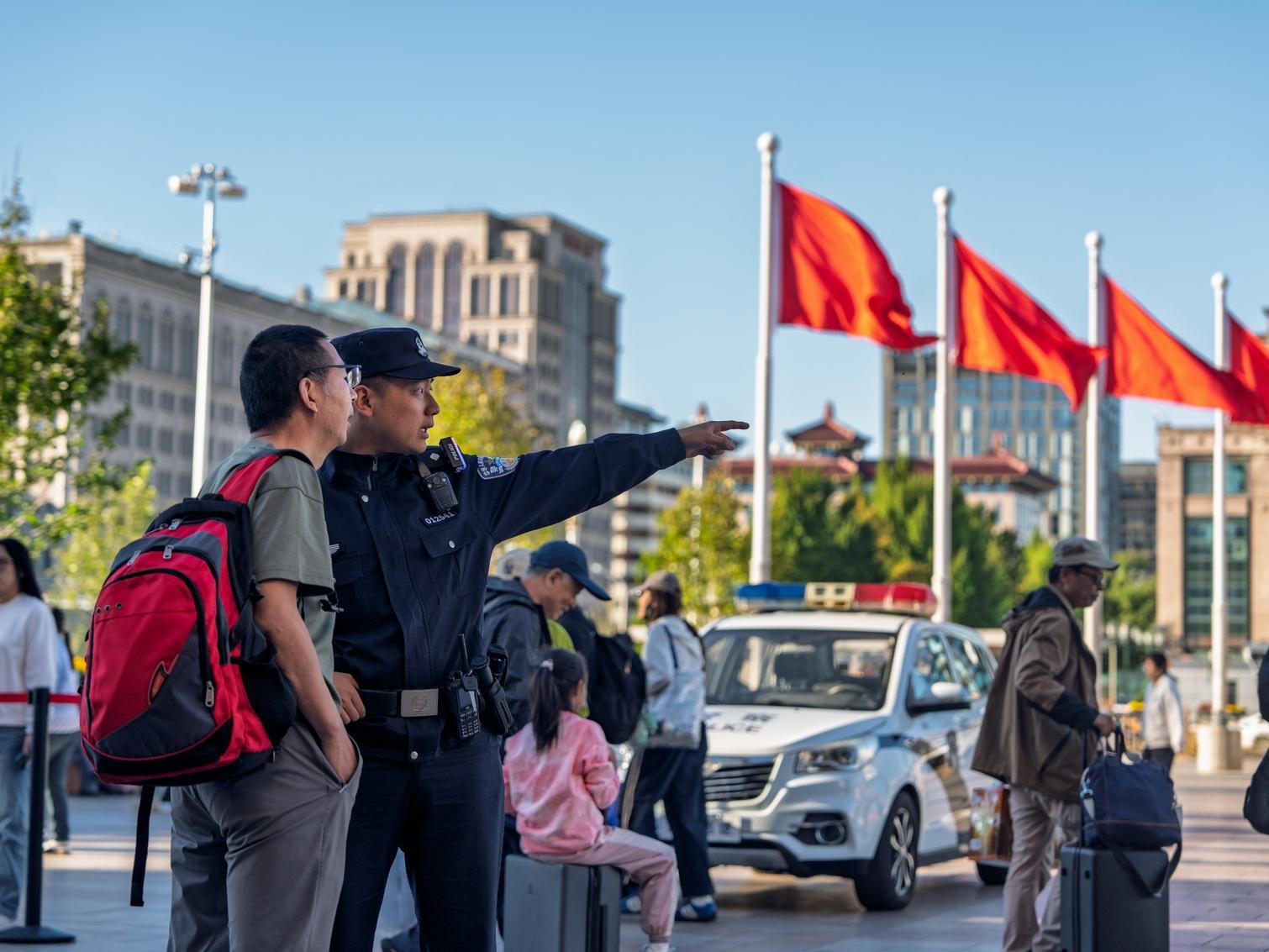 北京铁警全力保障2368万人次旅客平安出行