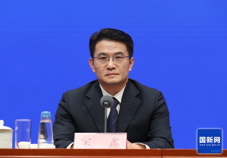 人社部:对劳动者落实常住地服务,打破户籍、区域、身份等方面限制,提供与当地居民同等的就业服务 人社部:对劳动者落实常住地服务,打破户籍、区域、身份等方面限制,提供与当地居民同等的就业服务