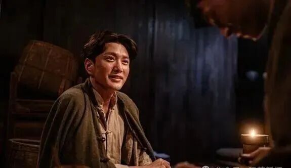 宋佳凭《山花烂漫时》获飞天奖优秀女演员奖,已集齐飞天、金鹰、白玉兰奖拿下大满贯;王仁君凭《浴血荣光》获优秀男演员奖 宋佳凭《山花烂漫时》获飞天奖优秀女演员奖,已集齐飞天、金鹰、白玉兰奖拿下大满贯;王仁君凭《浴血荣光》获优秀男演员奖
