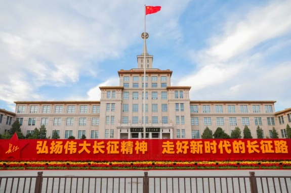 这届年轻人,在军事博物馆拍出了“人生照片”(附打卡攻略) 这届年轻人,在军事博物馆拍出了“人生照片”(附打卡攻略)