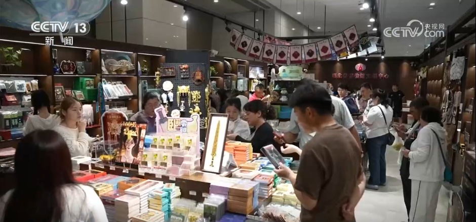 节后错峰出游升温 “秋日限定”美景美食为文旅市场注入新增量 节后错峰出游升温 “秋日限定”美景美食为文旅市场注入新增量