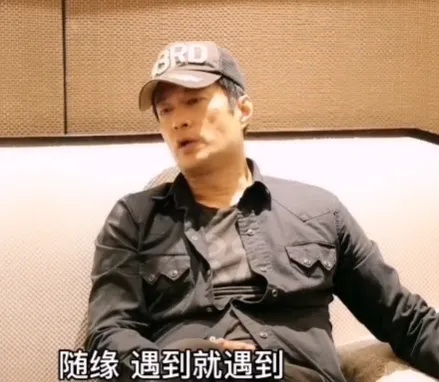 54岁男演员自曝养老计划:现在拍戏、直播、开店拼命挣钱,老了想开非营业性老年公寓,和朋友抱团取暖;此前辟谣无戏可拍被迫回老家卖饺子 54岁男演员自曝养老计划:现在拍戏、直播、开店拼命挣钱,老了想开非营业性老年公寓,和朋友抱团取暖;此前辟谣无戏可拍被迫回老家卖饺子