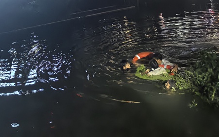 深夜,浙江一女子落水家人施救遇险!两个“路过的人”先后跳河,完成一场生命接力 深夜,浙江一女子落水家人施救遇险!两个“路过的人”先后跳河,完成一场生命接力