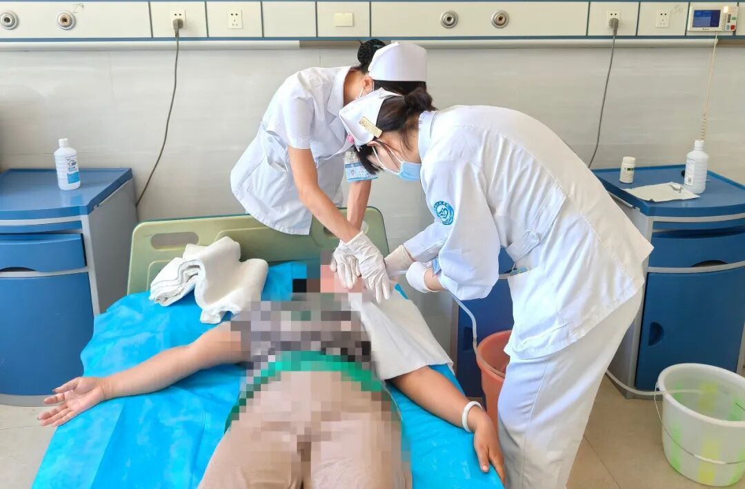 云南一老人替孙子尝“白桃饮料”,被紧急送医洗胃!医生提醒…… 云南一老人替孙子尝“白桃饮料”,被紧急送医洗胃!医生提醒……