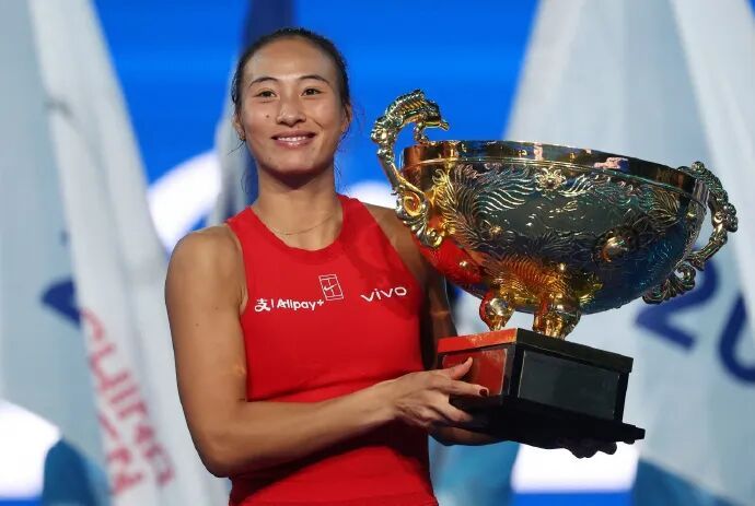 WTA正式更新世界女单排名：郑钦文排第23位，重返中国一姐宝座