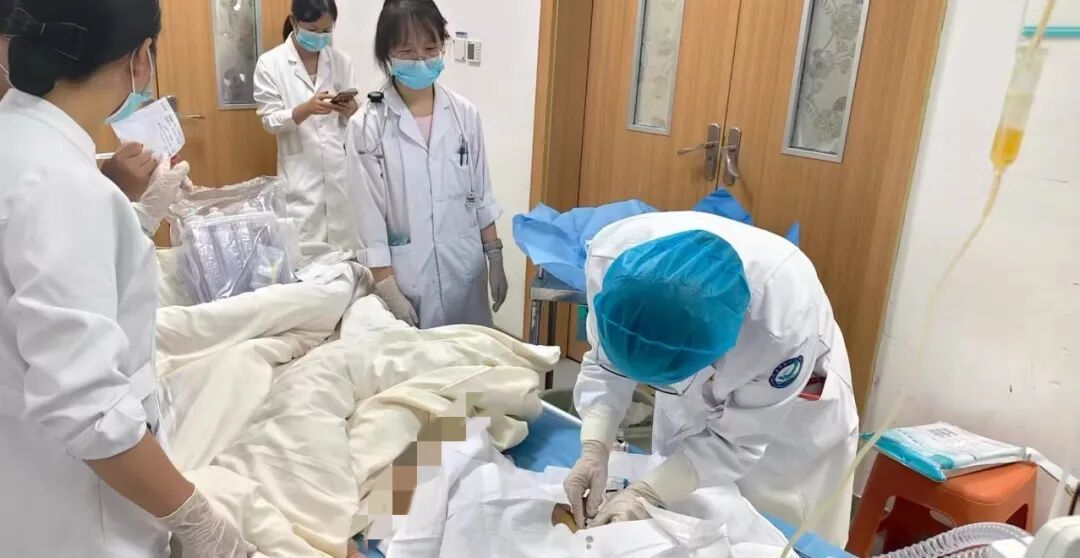 贵阳5岁男孩12楼坠落,奇迹生还!医生:他很坚强 贵阳5岁男孩12楼坠落,奇迹生还!医生:他很坚强