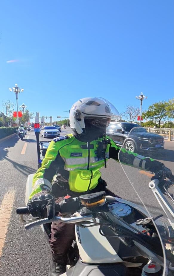 13个路口，8分钟，他们跑赢一场“断指保卫战”……