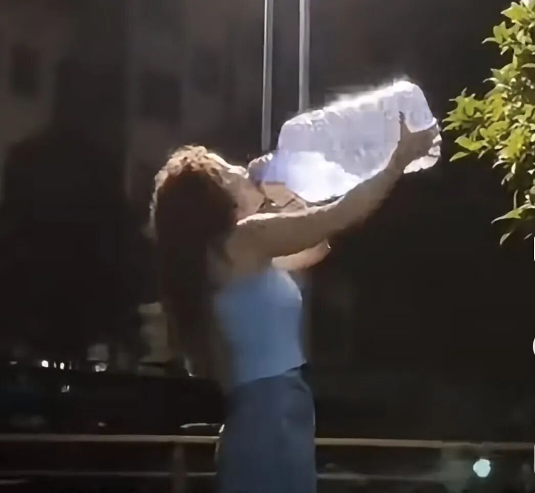 不是，怎么突然全网都在喝大水啊？！