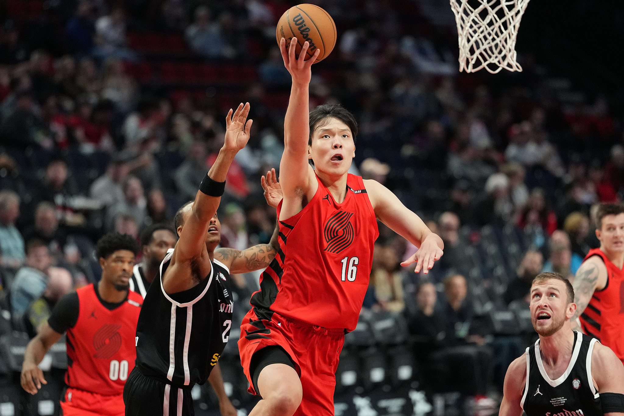 NBA季前赛：杨瀚森13+4+4 开拓者53分大胜伦敦雄狮