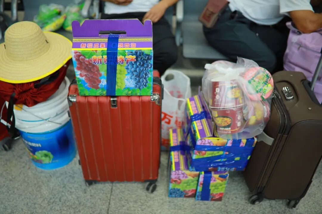 步行可到机场，这座高铁站近期客流火爆
