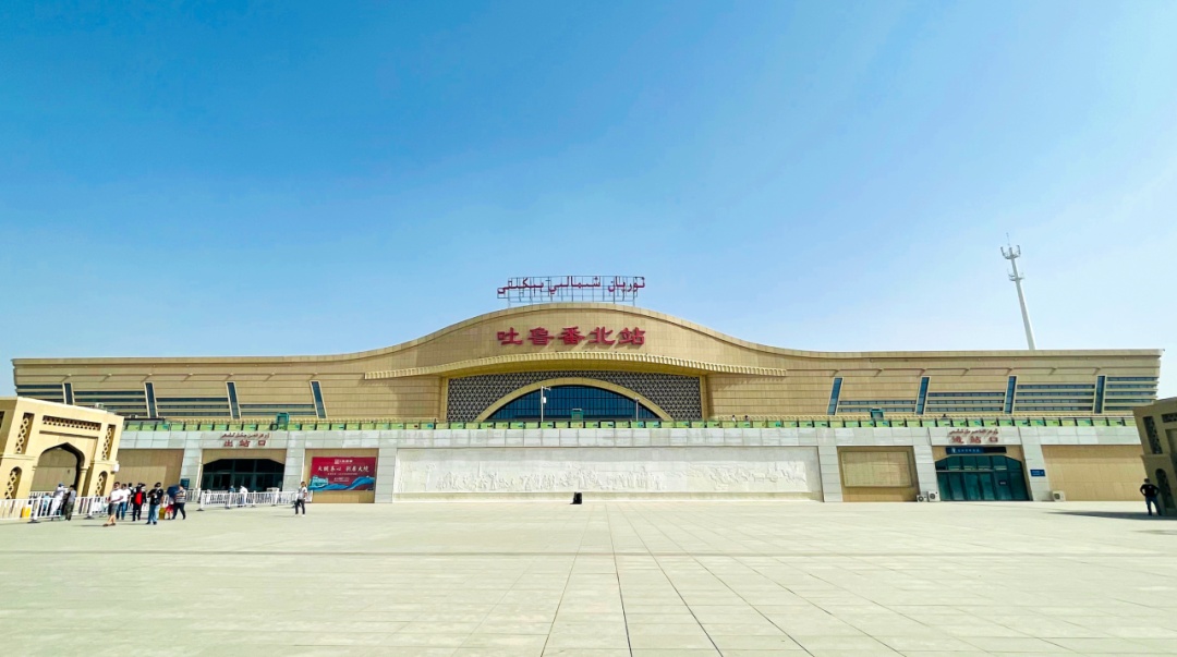 步行可到机场，这座高铁站近期客流火爆