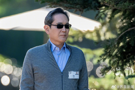 三星电子会长李在镕将获母亲赠股1115.8万股,按市价估值约2.6万亿韩元 三星电子会长李在镕将获母亲赠股1115.8万股,按市价估值约2.6万亿韩元