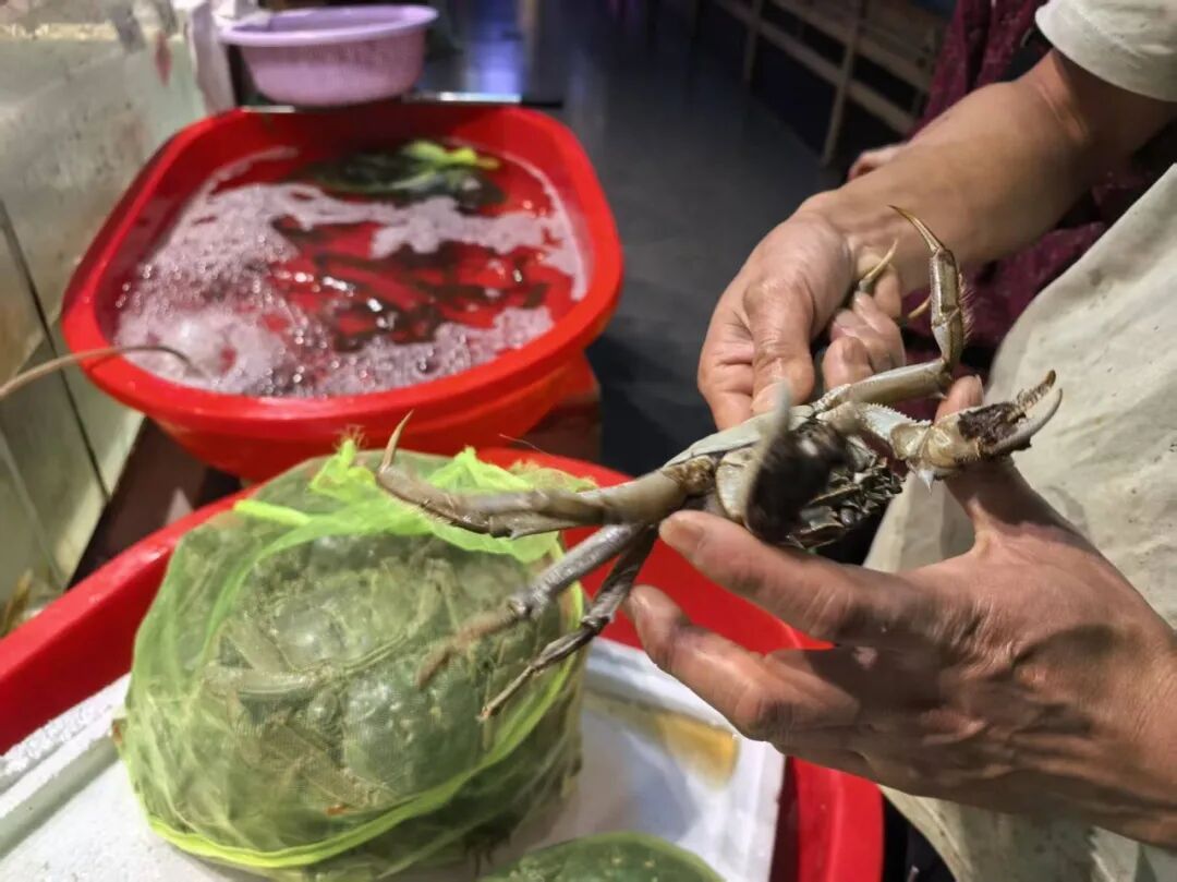 低至10元一只，价格降了，南京正大量上市，想吃的可以再等等