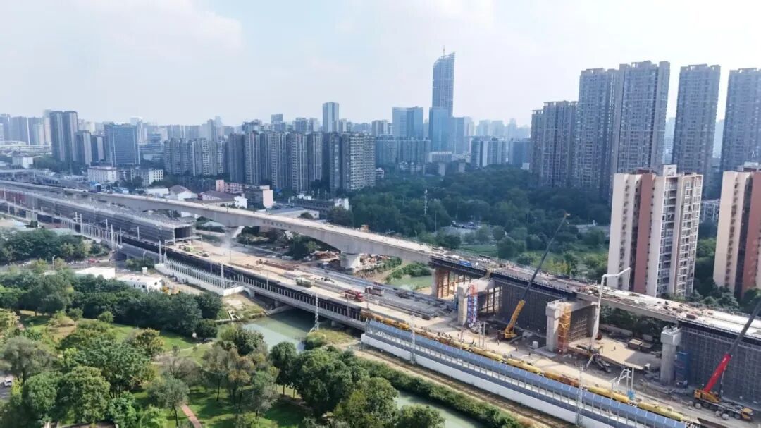 成渝中线高铁新进展:合龙桥梁+1,2027年从成都至重庆只需50分钟 成渝中线高铁新进展:合龙桥梁+1,2027年从成都至重庆只需50分钟