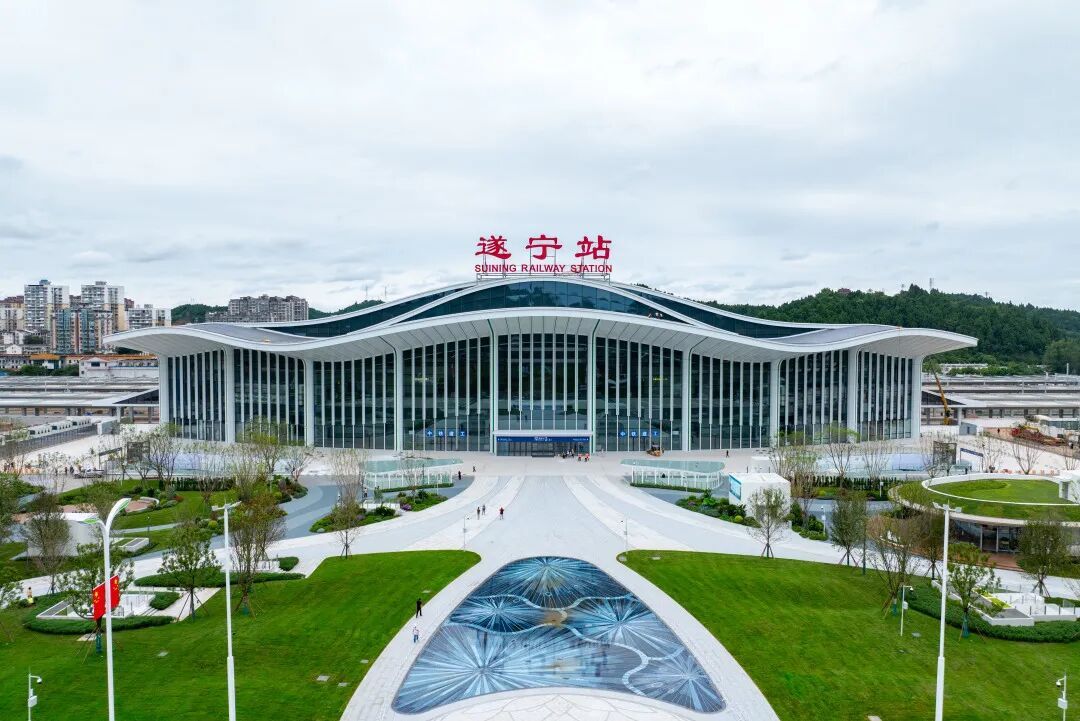 新站房投用,将接入新建高铁 新站房投用,将接入新建高铁