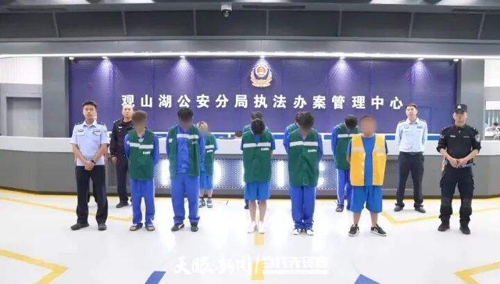 25岁男子邀约多名未成年人在贵阳宾阳大道“炸街” ,9人落网3车被扣 25岁男子邀约多名未成年人在贵阳宾阳大道“炸街” ,9人落网3车被扣