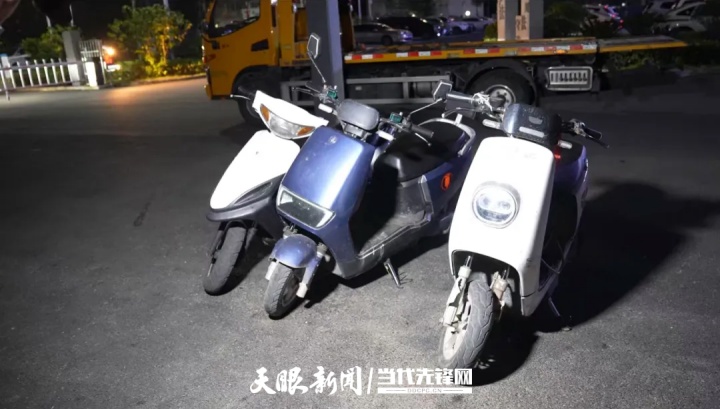 25岁男子邀约多名未成年人在贵阳宾阳大道“炸街” ,9人落网3车被扣 25岁男子邀约多名未成年人在贵阳宾阳大道“炸街” ,9人落网3车被扣