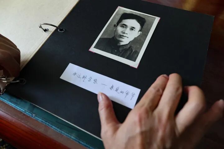 跛脚泥瓦匠孔宪权,有一个特殊身份,得知真相后村民们大吃一惊! 跛脚泥瓦匠孔宪权,有一个特殊身份,得知真相后村民们大吃一惊!