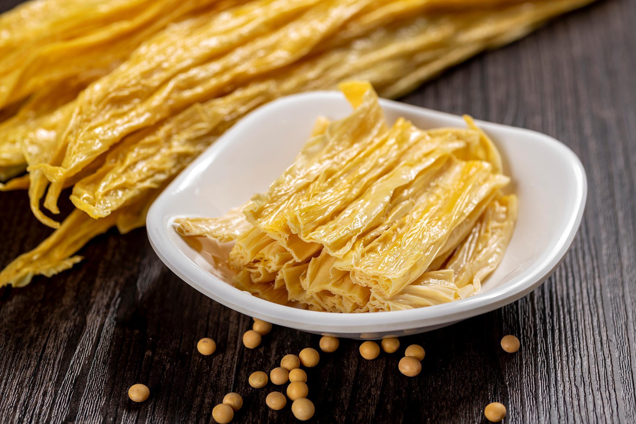 6种看起来干巴巴的食物 实则是隐藏“脂肪大户” 6种看起来干巴巴的食物 实则是隐藏“脂肪大户”