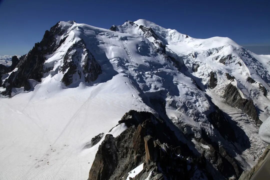 勃朗峰雪顶,“长高”了! 勃朗峰雪顶,“长高”了!