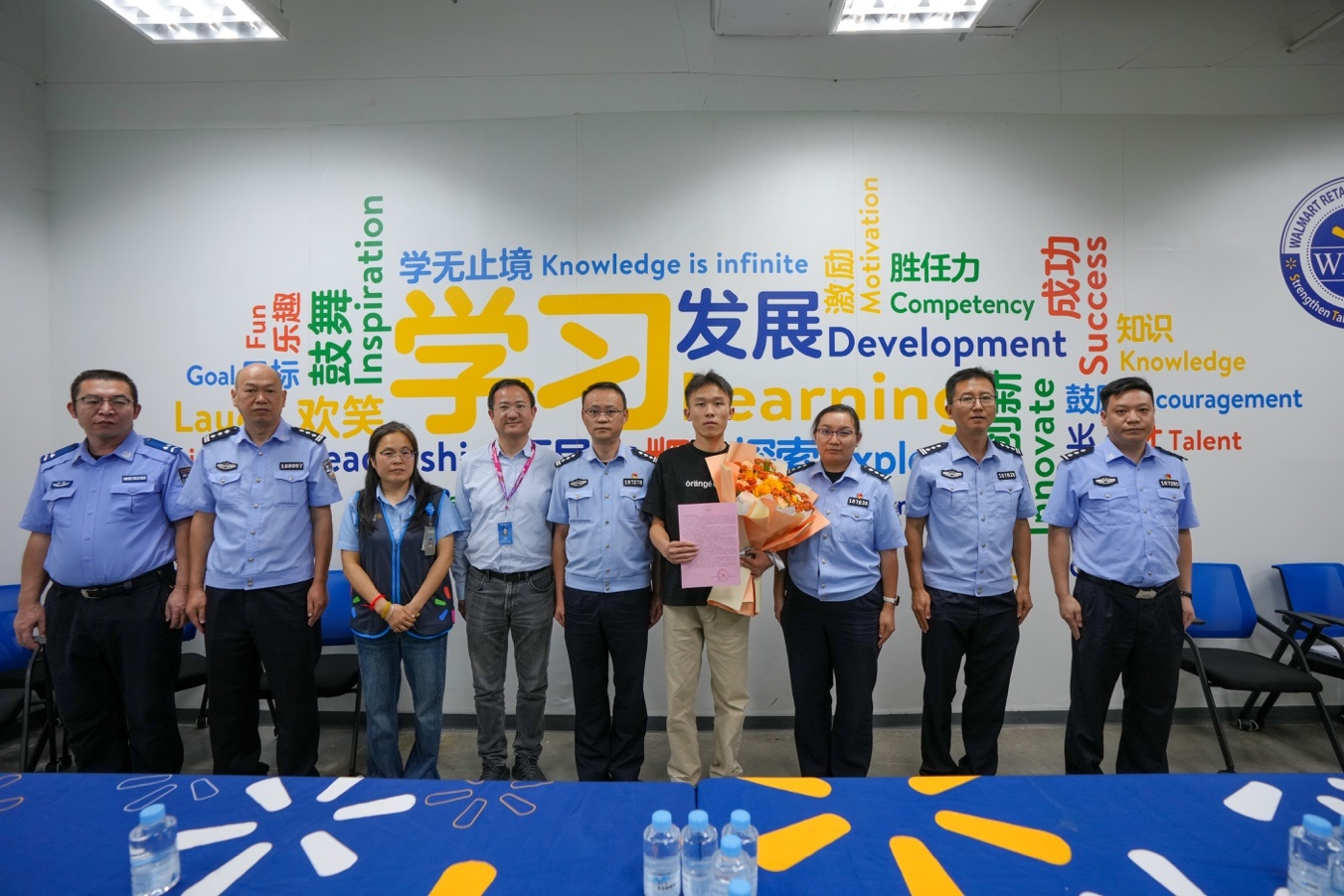 差点被骗10万!幸好超市员工多看了一眼 差点被骗10万!幸好超市员工多看了一眼