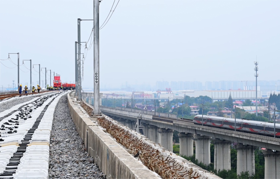 时速350公里,又一条跨海高铁开始铺轨 时速350公里,又一条跨海高铁开始铺轨
