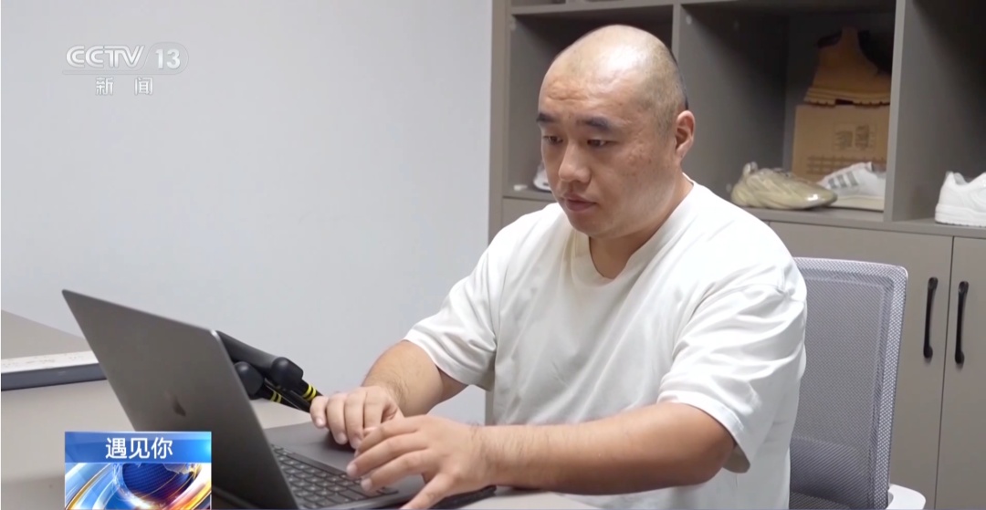 这家店里卖的鞋，都只卖一只！