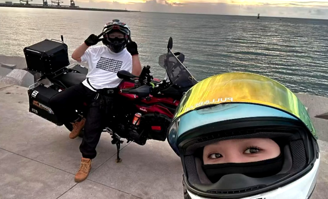 全网刷屏的“糊涂鬼”,原来是三亚这对情侣喊的→ 全网刷屏的“糊涂鬼”,原来是三亚这对情侣喊的→