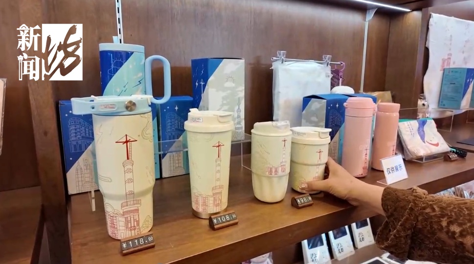 “从小就好奇里面啥样子”,很多上海人都熟悉的外滩地标,终于开放进去后直呼… “从小就好奇里面啥样子”,很多上海人都熟悉的外滩地标,终于开放进去后直呼…