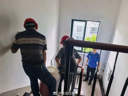 女子沉迷自制酵素75公斤大桶堆满屋