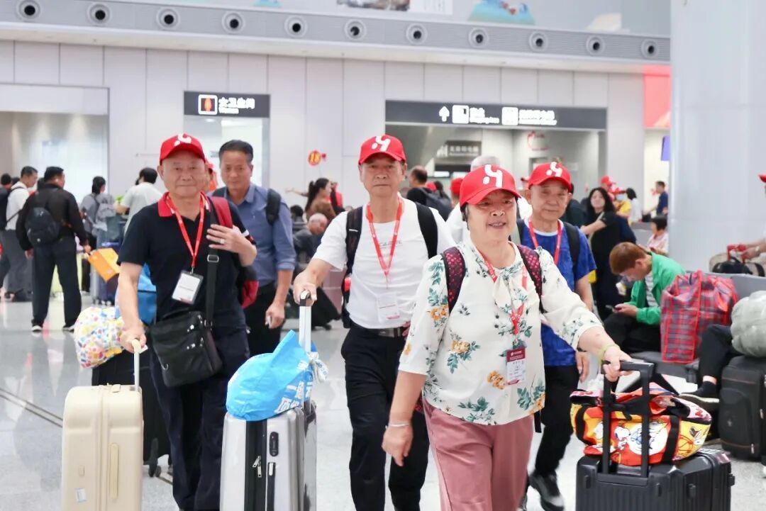 Y122次列车出发,往返全程超1万公里 Y122次列车出发,往返全程超1万公里