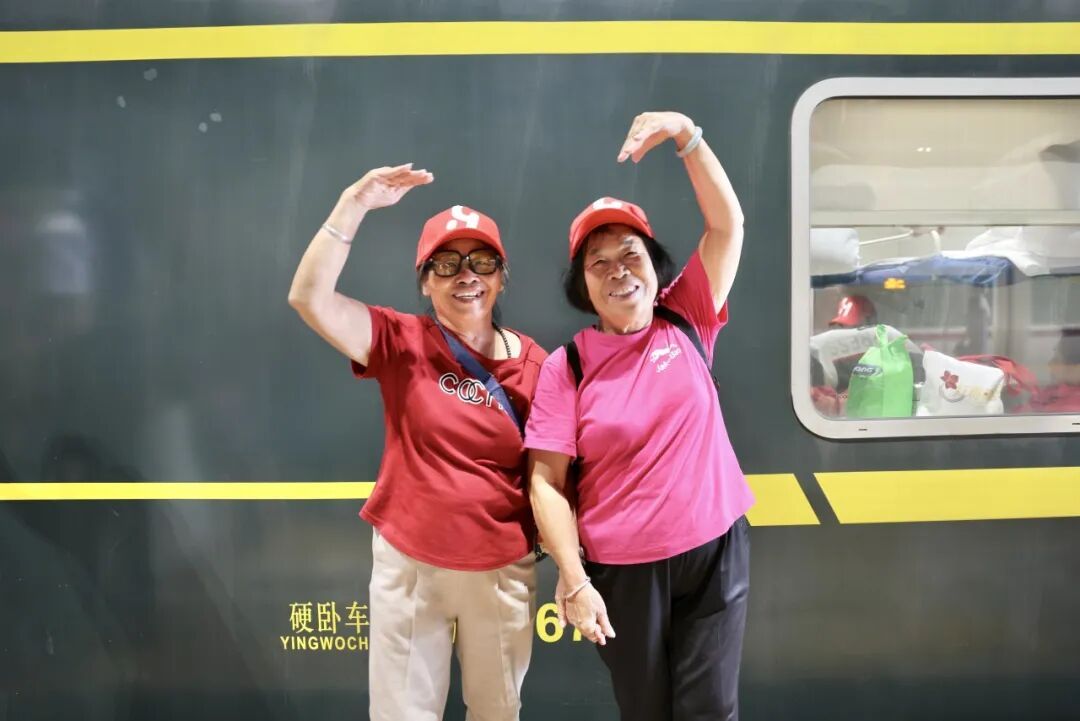 Y122次列车出发,往返全程超1万公里 Y122次列车出发,往返全程超1万公里