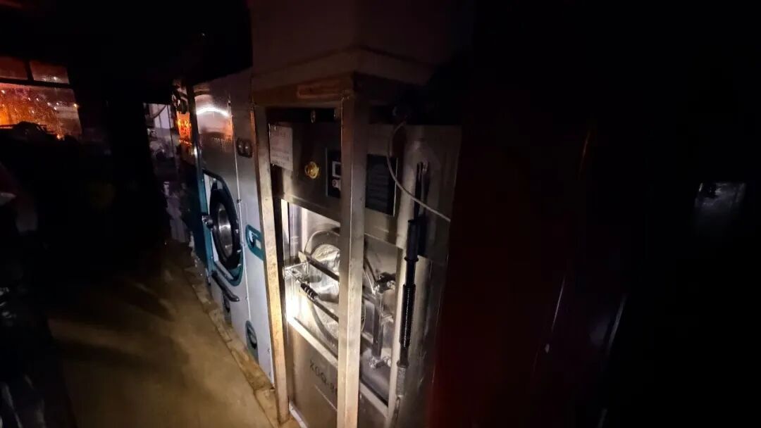 干洗店四氯乙烯泄漏，老人被困屋内，怀柔消防紧急营救