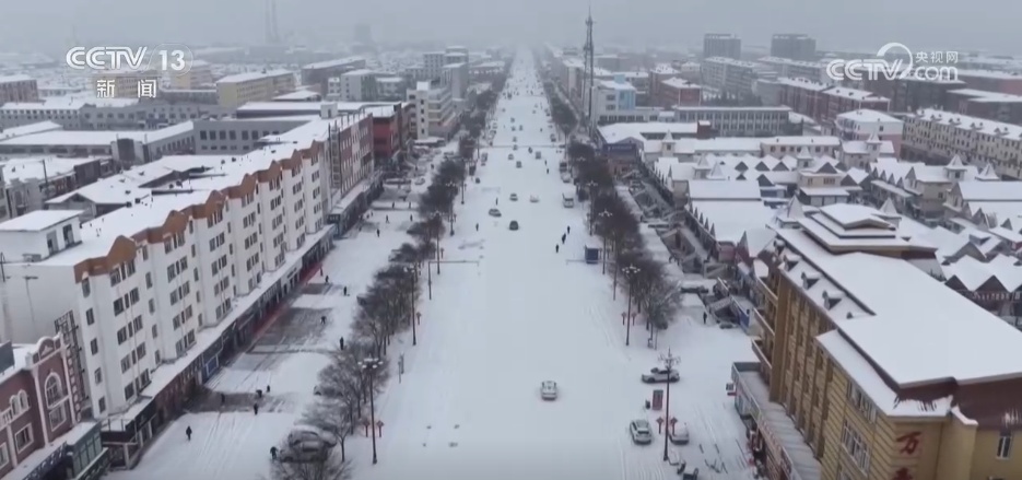 北方多地出现雨雪降温天气 多部门第一时间增派力量保畅通保供暖