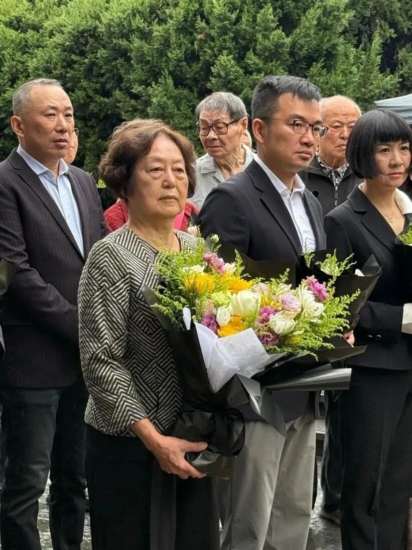 纯如,妈妈来看你了! 纯如,妈妈来看你了!