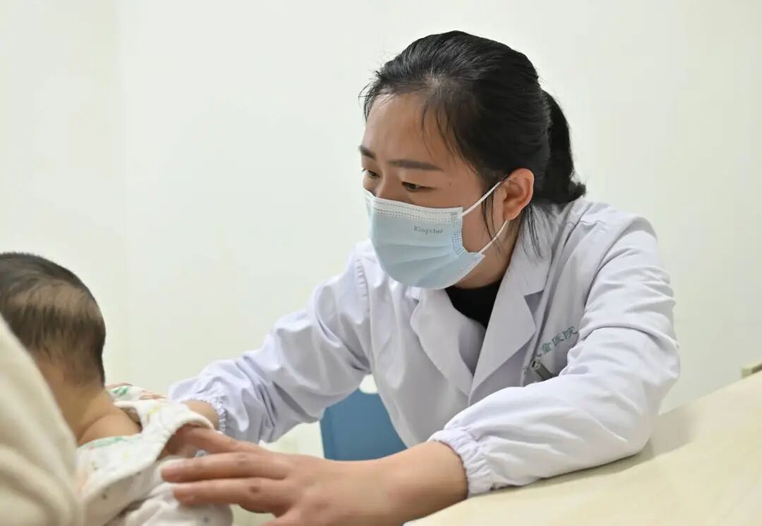 多名孩子的隐私部位出现红肿、脱皮,灼烧痕迹就像被烫过一样!医生紧急提醒 多名孩子的隐私部位出现红肿、脱皮,灼烧痕迹就像被烫过一样!医生紧急提醒