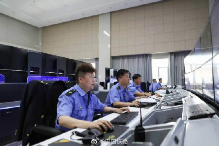 今年前三季度国家铁路发送货物30.5亿吨 今年前三季度国家铁路发送货物30.5亿吨