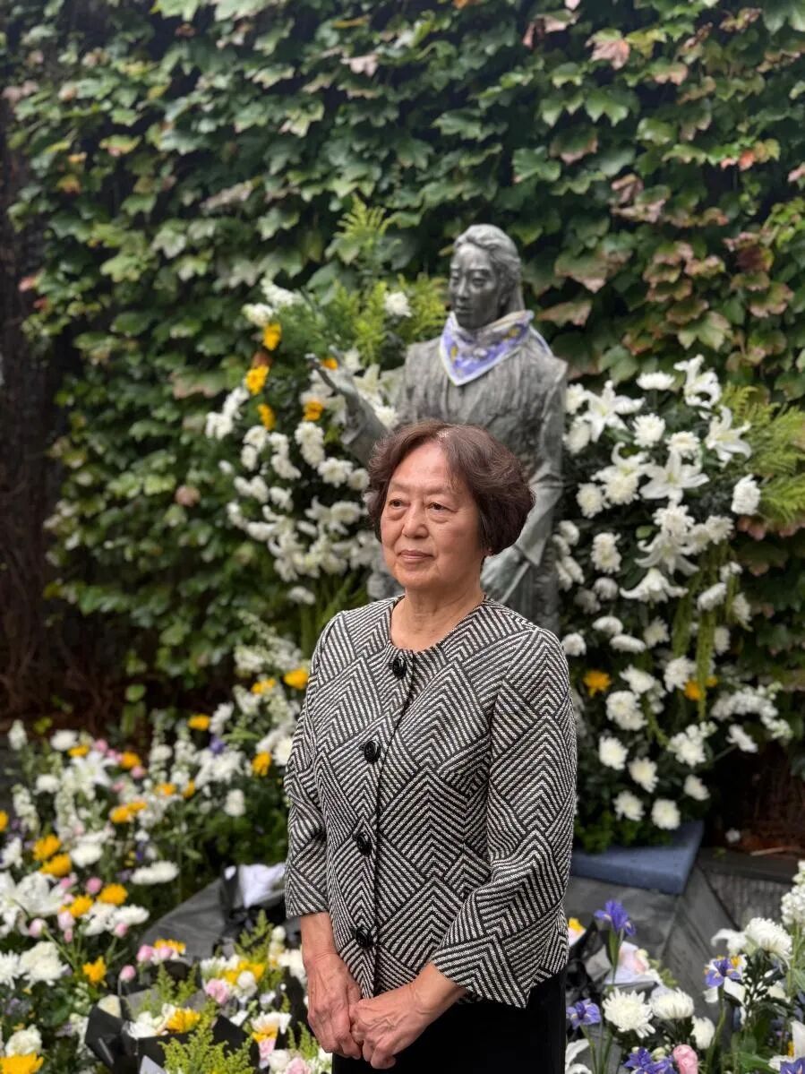 纯如,妈妈来看你了! 纯如,妈妈来看你了!
