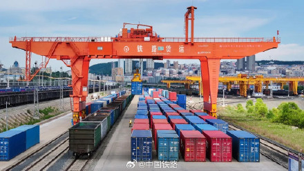 今年前三季度国家铁路发送货物30.5亿吨 今年前三季度国家铁路发送货物30.5亿吨